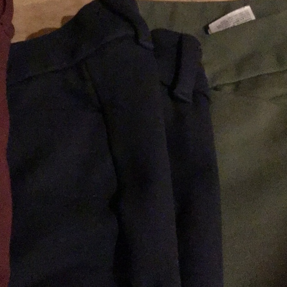 (SOLD)Old Navy pixie pants - Picture 4 of 7